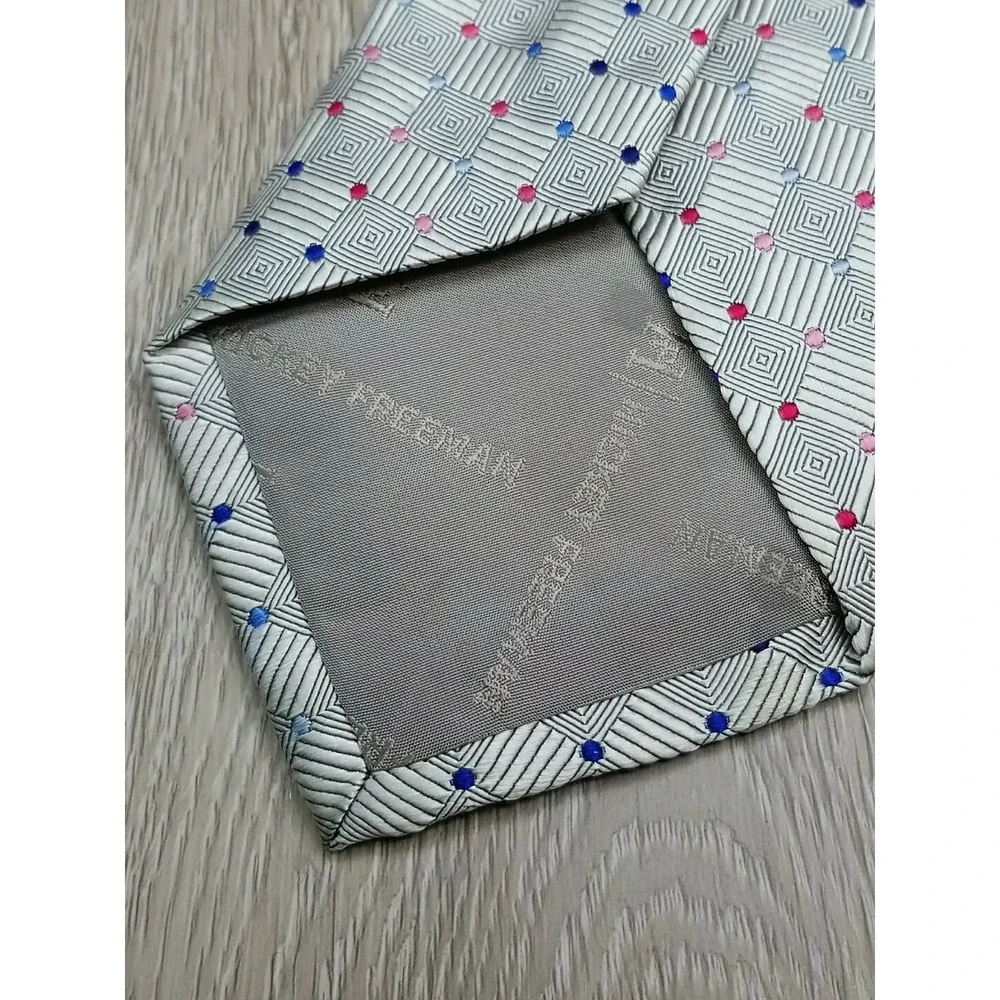 Hickey Freeman Tie Men's Gray‎ Geometric Silk Vintage Designer USA
